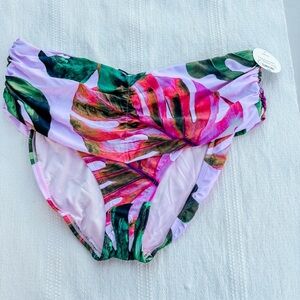 Decree floral swimsuit bottoms size 1x Nwt
